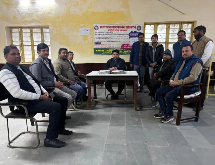 राजाखेड़ा एमजेएम कोर्ट परिसर में चतुर्थ राष्ट्रीय लोक अदालत  