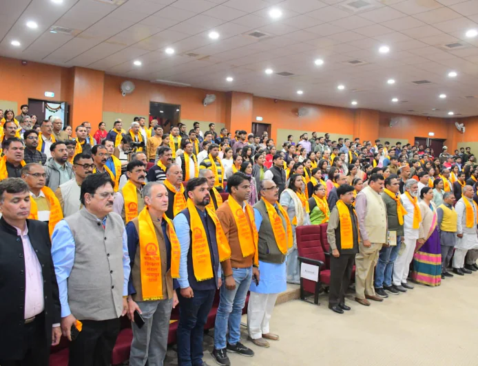 आध्यात्मिक इंटेलिजेंस से ही आर्टिफिशियल इंटेलिजेंस को नियंत्रित किया जा सकता है  बी आर शंकरानंद  गुरु-शिष्य परंपरा भारतीय संस्कृति का मूल आधार : राज्यपाल हरिभाऊ बागड़े