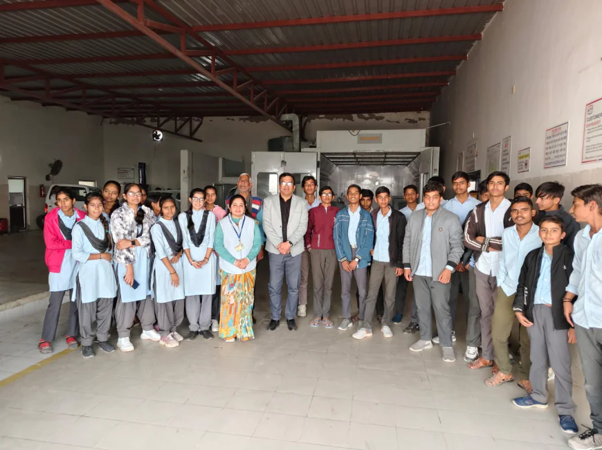 शैक्षिक भ्रमण दल ने किया इन्डस्ट्रियल एरिया का भ्रमण