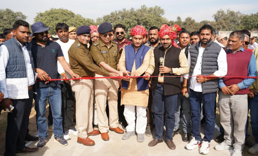 कम्युनिटी क्रिकेट टूर्नामेंट का भव्य उद्घाटन   अकलीमपुर व डूमरोली में भाजपा नेता डॉ मोहित जसवंत यादव ने किया विकास रथ का स्वागत