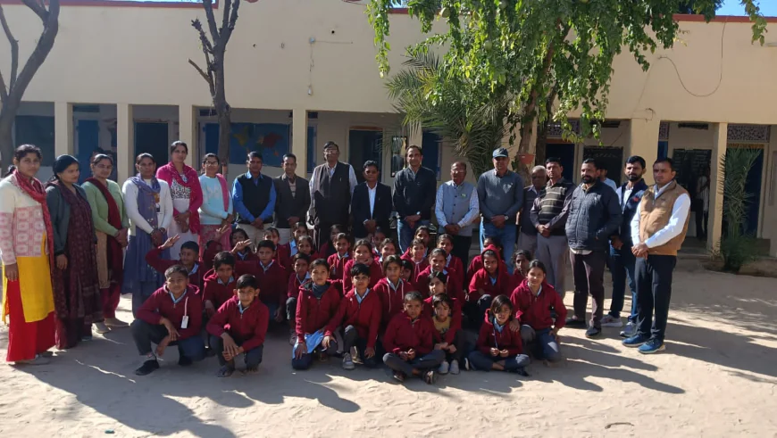 पाटोदा में राजकीय उच्च माध्यमिक विद्यालय में स्वेटर वितरण कार्यक्रम आयोजित  गोयनका किए 5100 रुपये भेंट