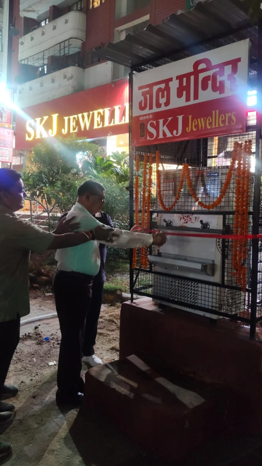 कर्नल पी.एस. महला ने SKJ ज्वैलर्स के बाहर प्याऊ का किया शुभारंभ भीषण गर्मी में राहगीरों को मिलेगा शीतल जल
